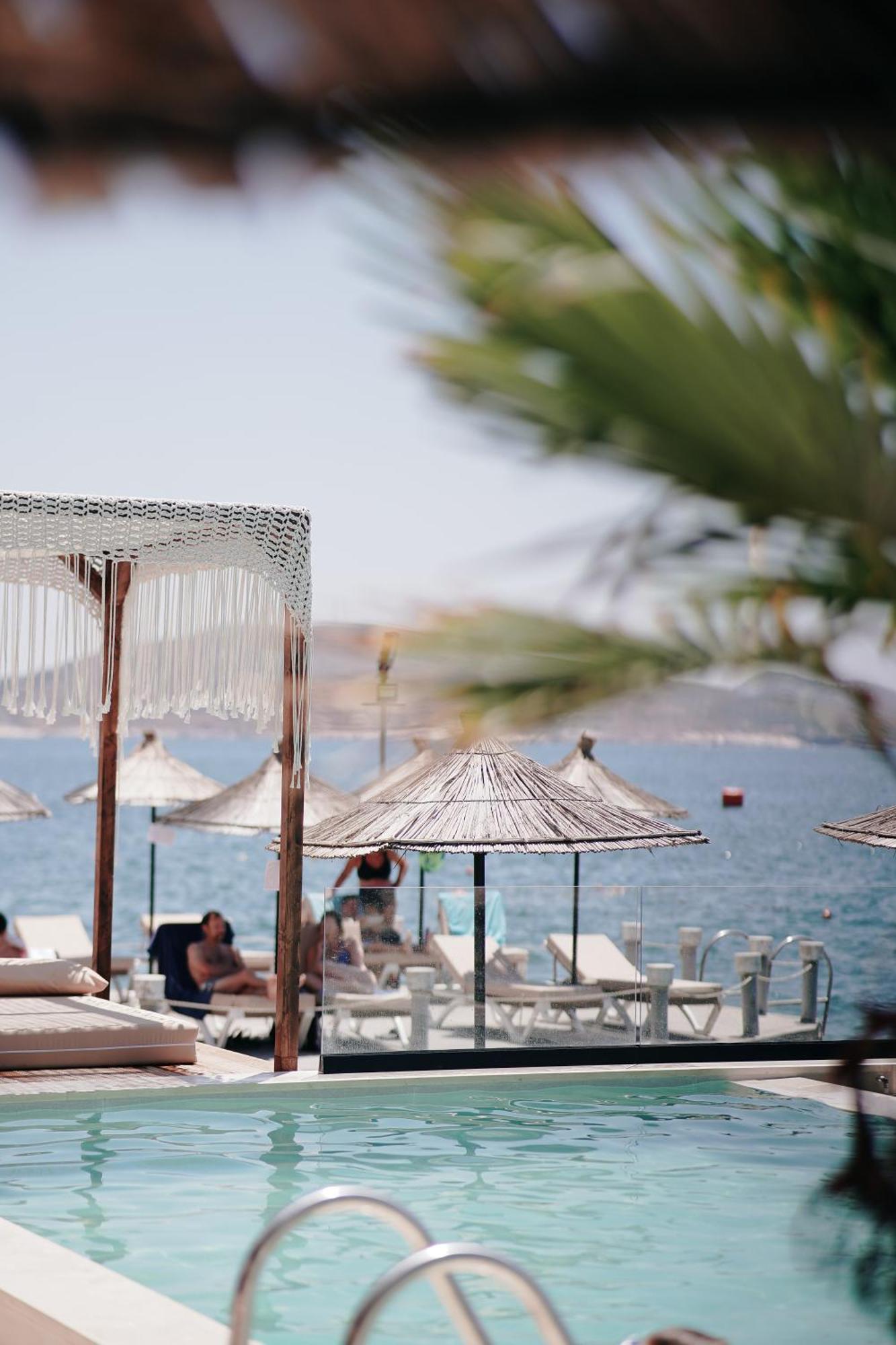 Hotel Jaroal Sarandë Buitenkant foto