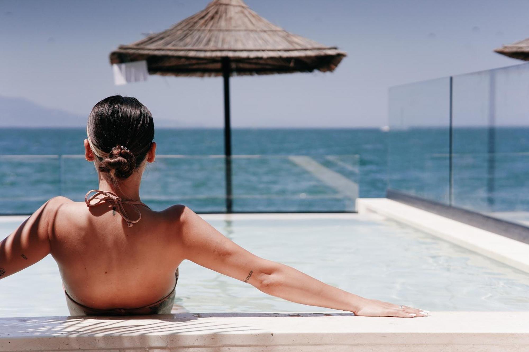 Hotel Jaroal Sarandë Buitenkant foto